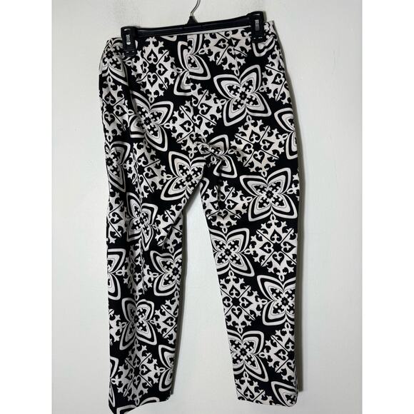 White House Black Market Black and White Print Flat Frong Capri Pants Sz 4 - Picture 2 of 2